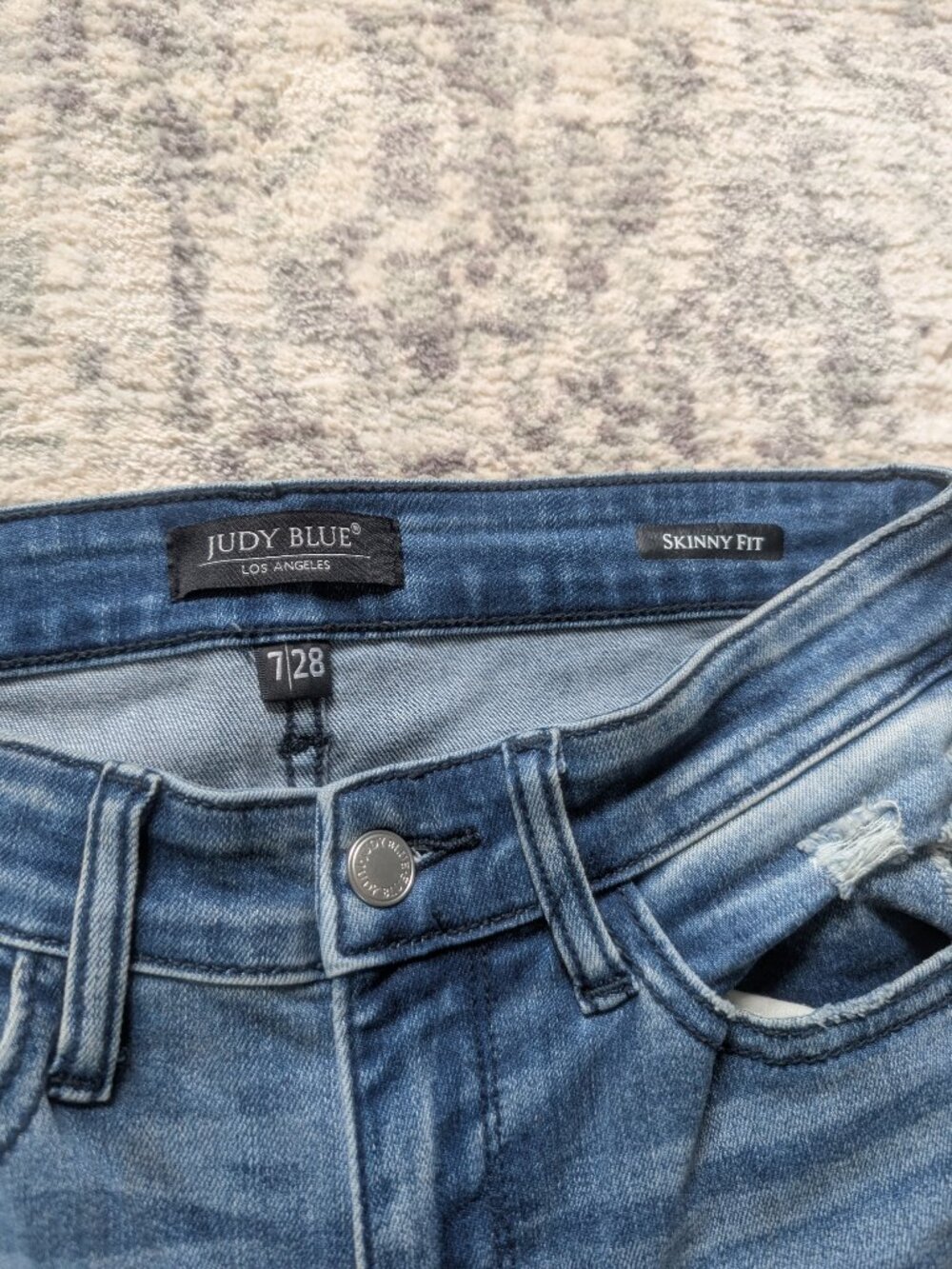 Judy Blue Skinny Jeans 7/28 Distressed Raw Hem Stretch Denim Medium Wash - Picture 3 of 5